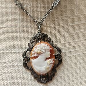 Vintage Cameo Sterling Silver Pendant Necklace